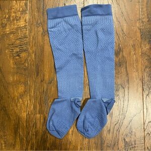 lululemon MicroPillow Compression Knee-High Running Socks: Oasis Blue, Medium